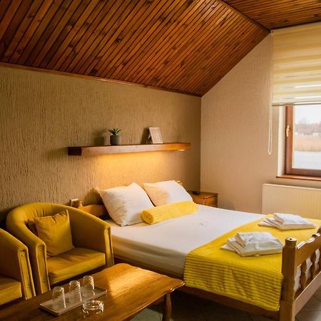 Guest House Vila Alexandar Palić Eksteriør billede