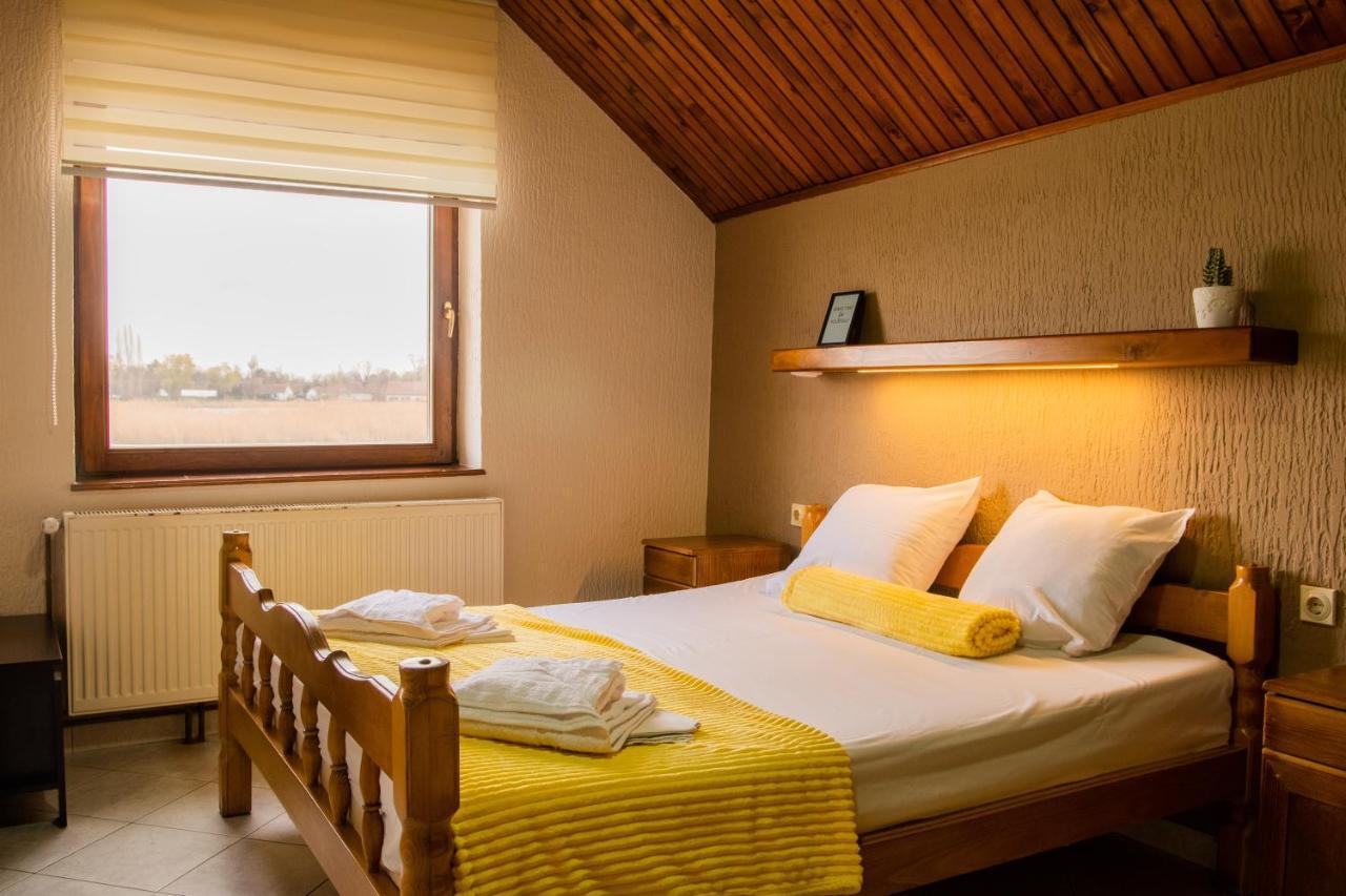 Guest House Vila Alexandar Palić Eksteriør billede