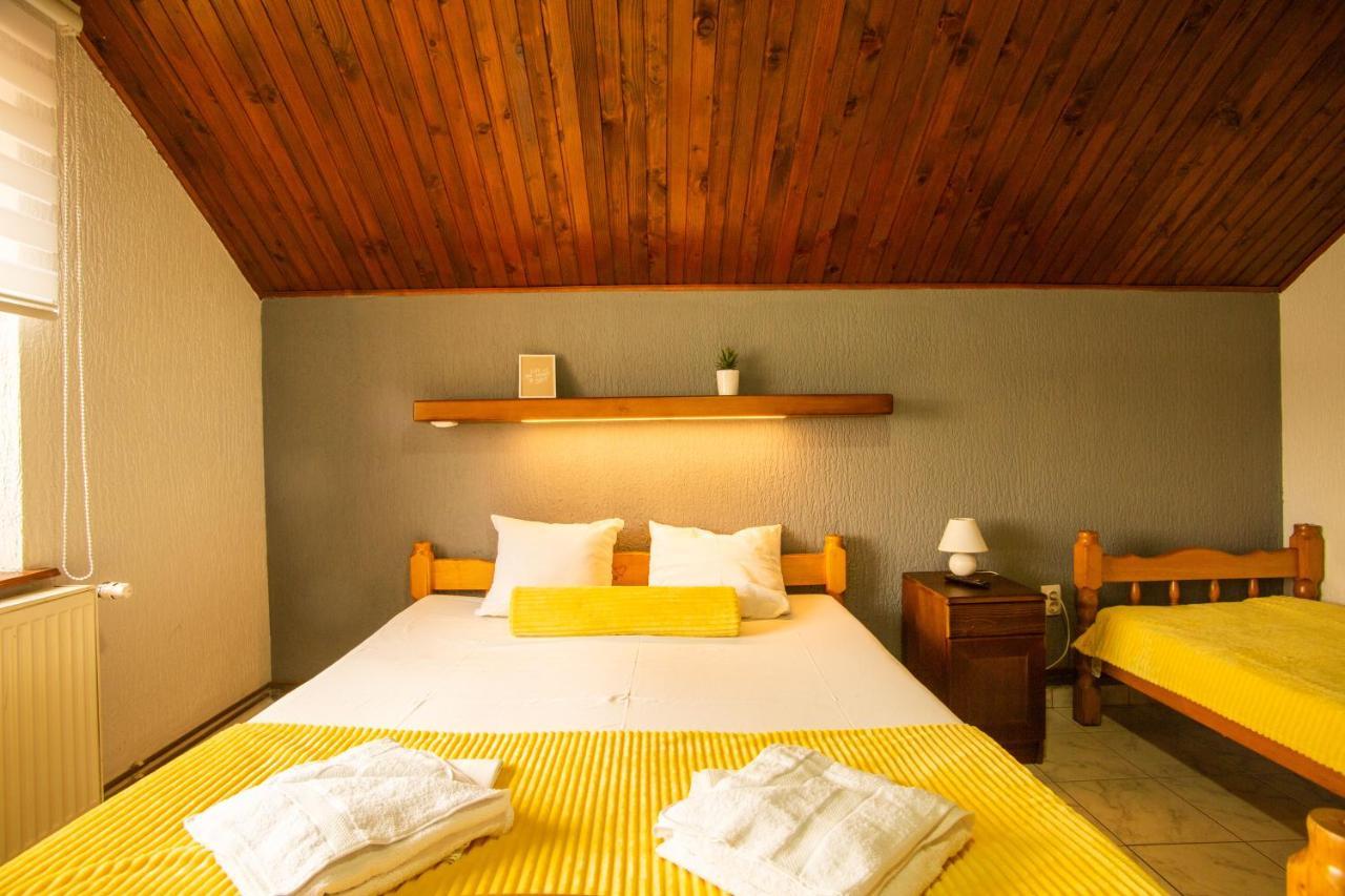 Guest House Vila Alexandar Palić Eksteriør billede