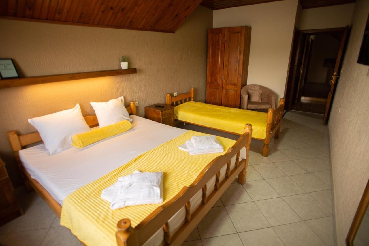 Guest House Vila Alexandar Palić Eksteriør billede
