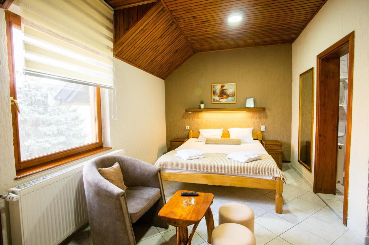 Guest House Vila Alexandar Palić Eksteriør billede