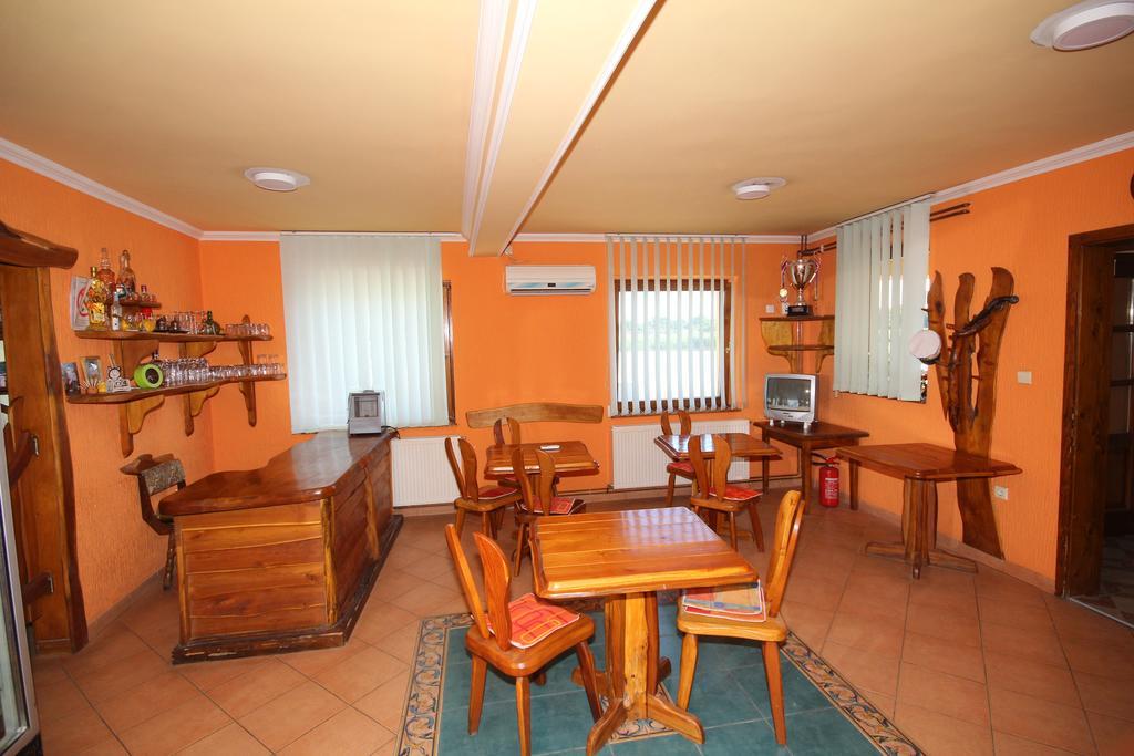 Guest House Vila Alexandar Palić Eksteriør billede