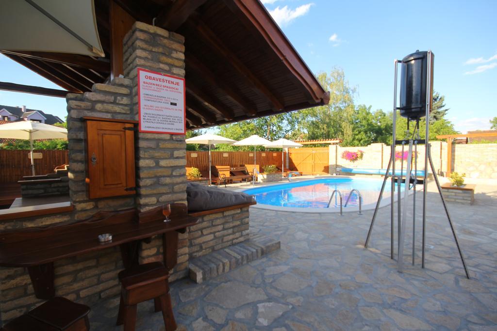 Guest House Vila Alexandar Palić Eksteriør billede