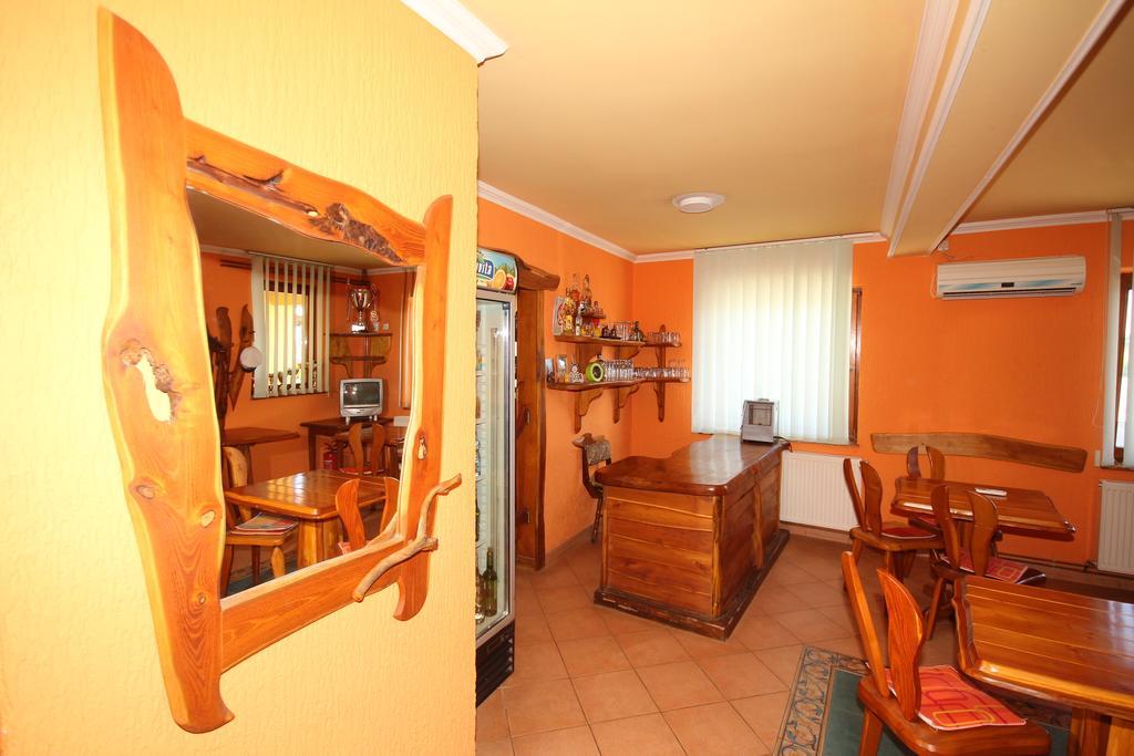 Guest House Vila Alexandar Palić Eksteriør billede