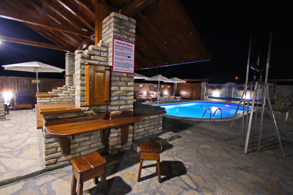 Guest House Vila Alexandar Palić Eksteriør billede